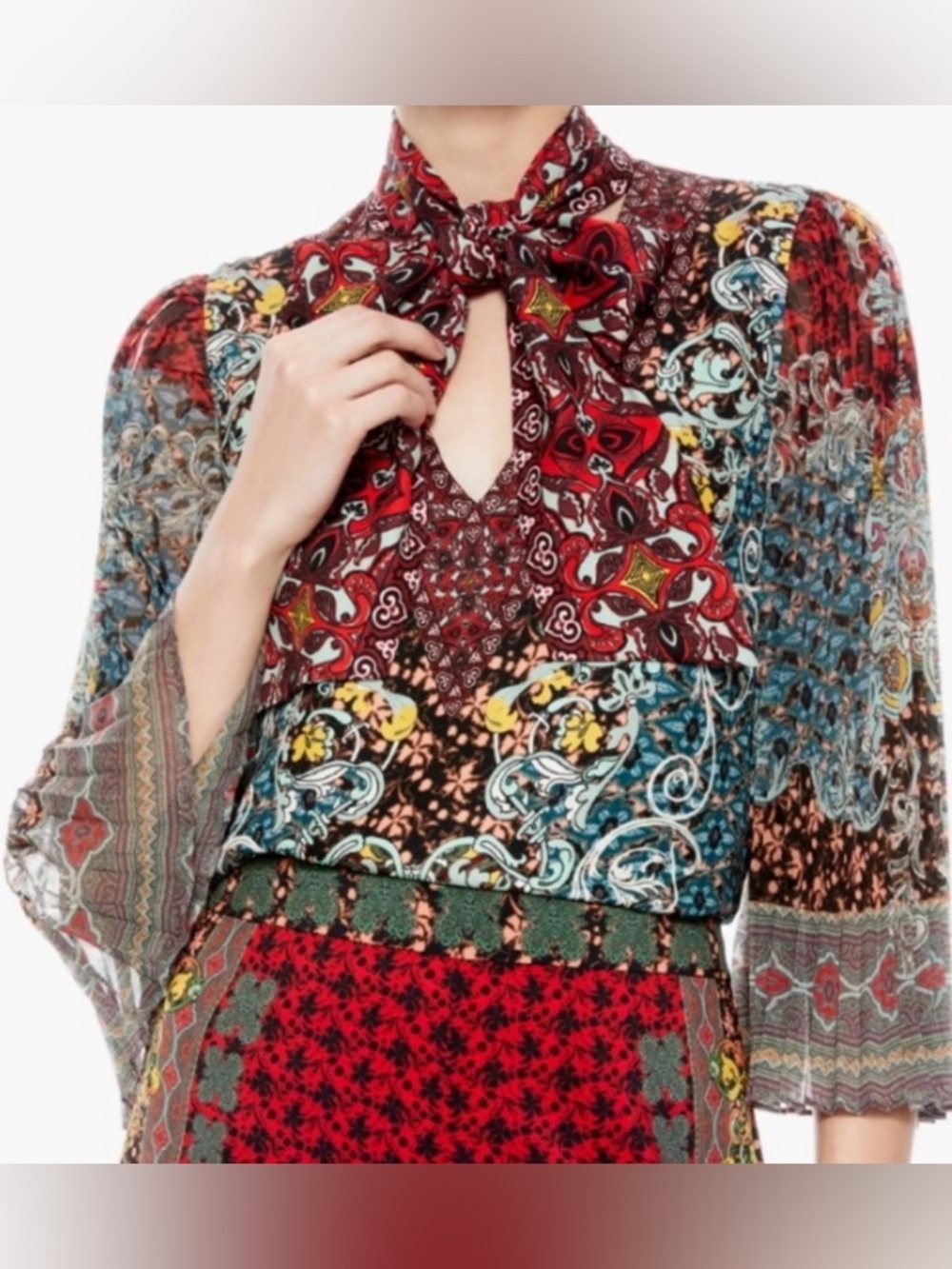 Alice + Olivia Elaina Sunburst Pleated Tie-Neck Bow Blouse Women’s Size 8 - Picture 2 of 10